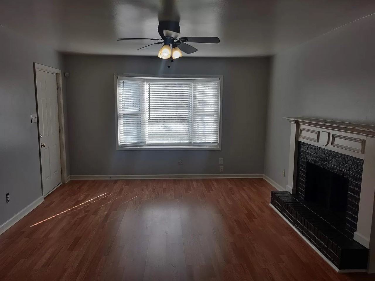 843 Garden Walk Blvd Apt A - Photo 3 of 5