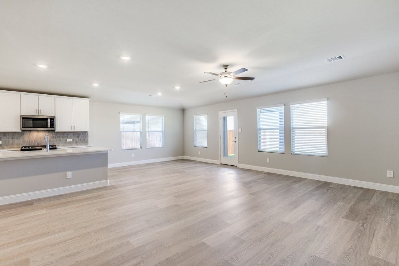 702 Williams Way - Photo 2 of 12