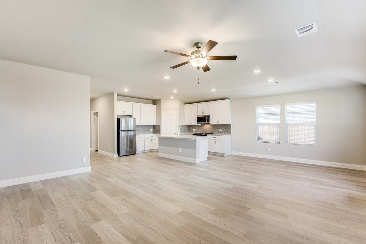 702 Williams Way - Photo 3 of 12