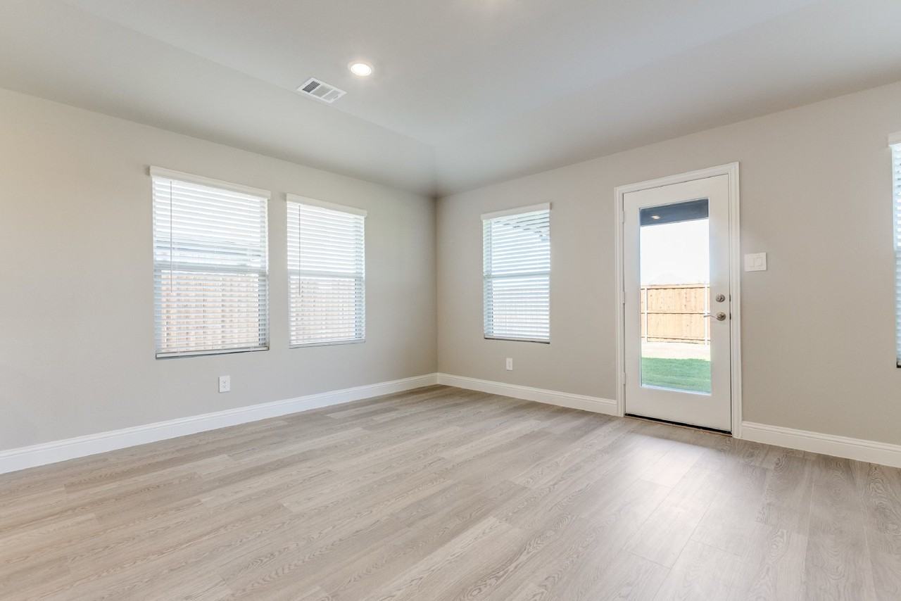 702 Williams Way - Photo 6 of 12