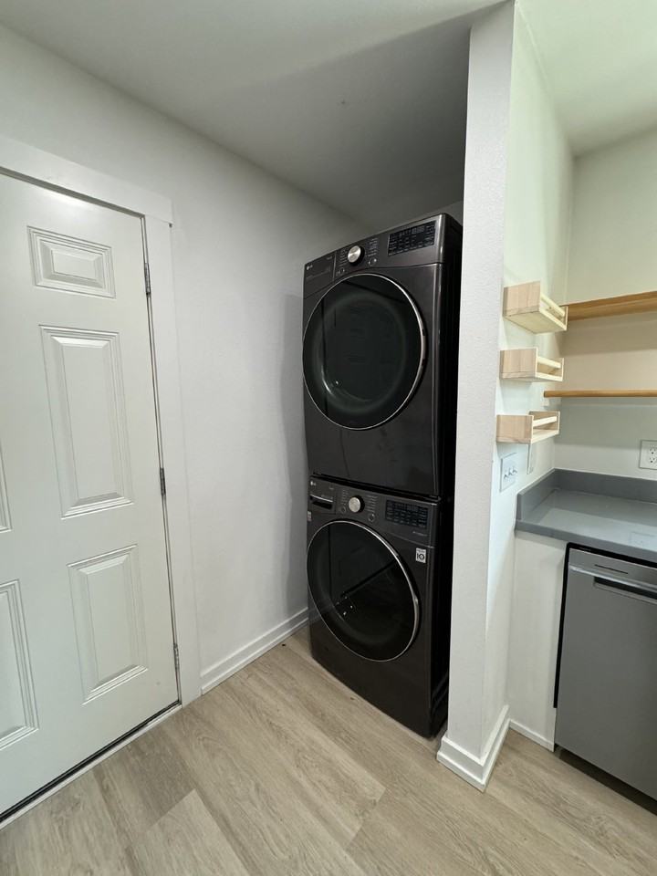700 Hines Ave - Photo 6 of 22