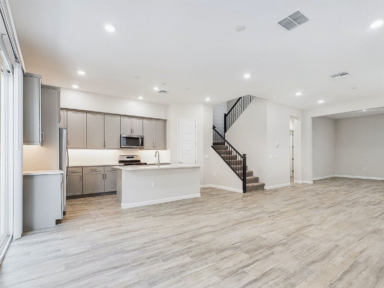 5023 E Gallop Way - Photo 2 of 33