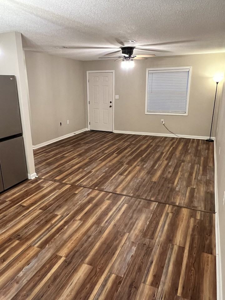 706 Shady Lane Dr #B - Photo 2 of 11