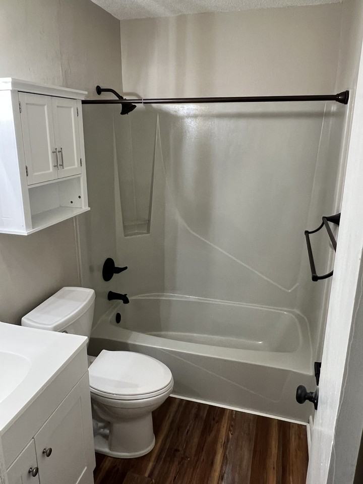 706 Shady Lane Dr #B - Photo 5 of 11