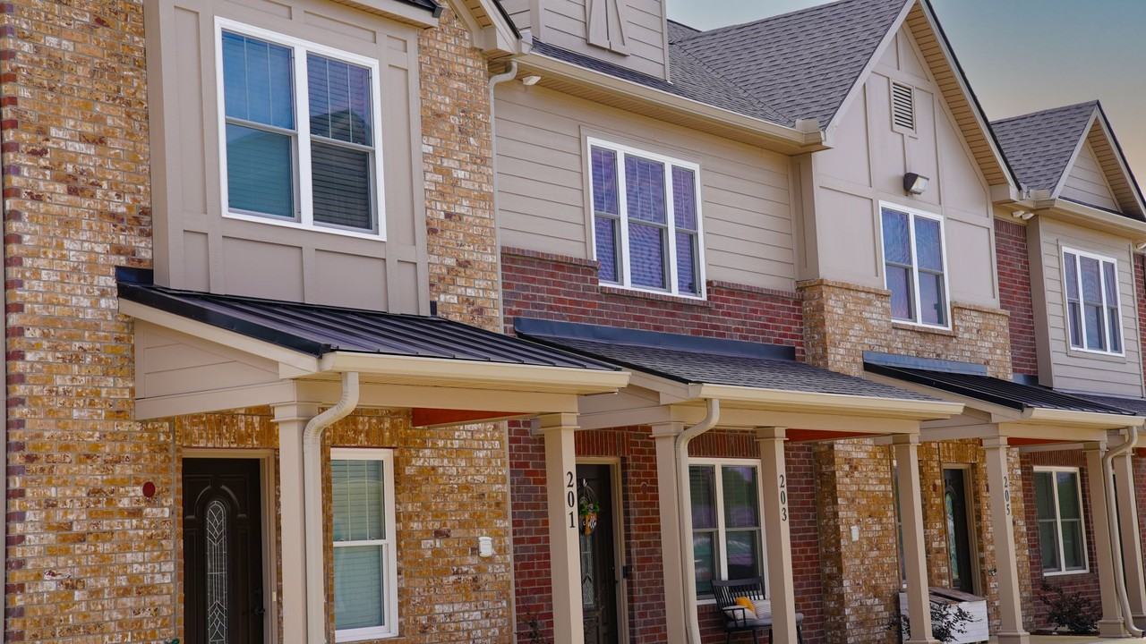 Peyton Place #403 - Photo 3 of 40