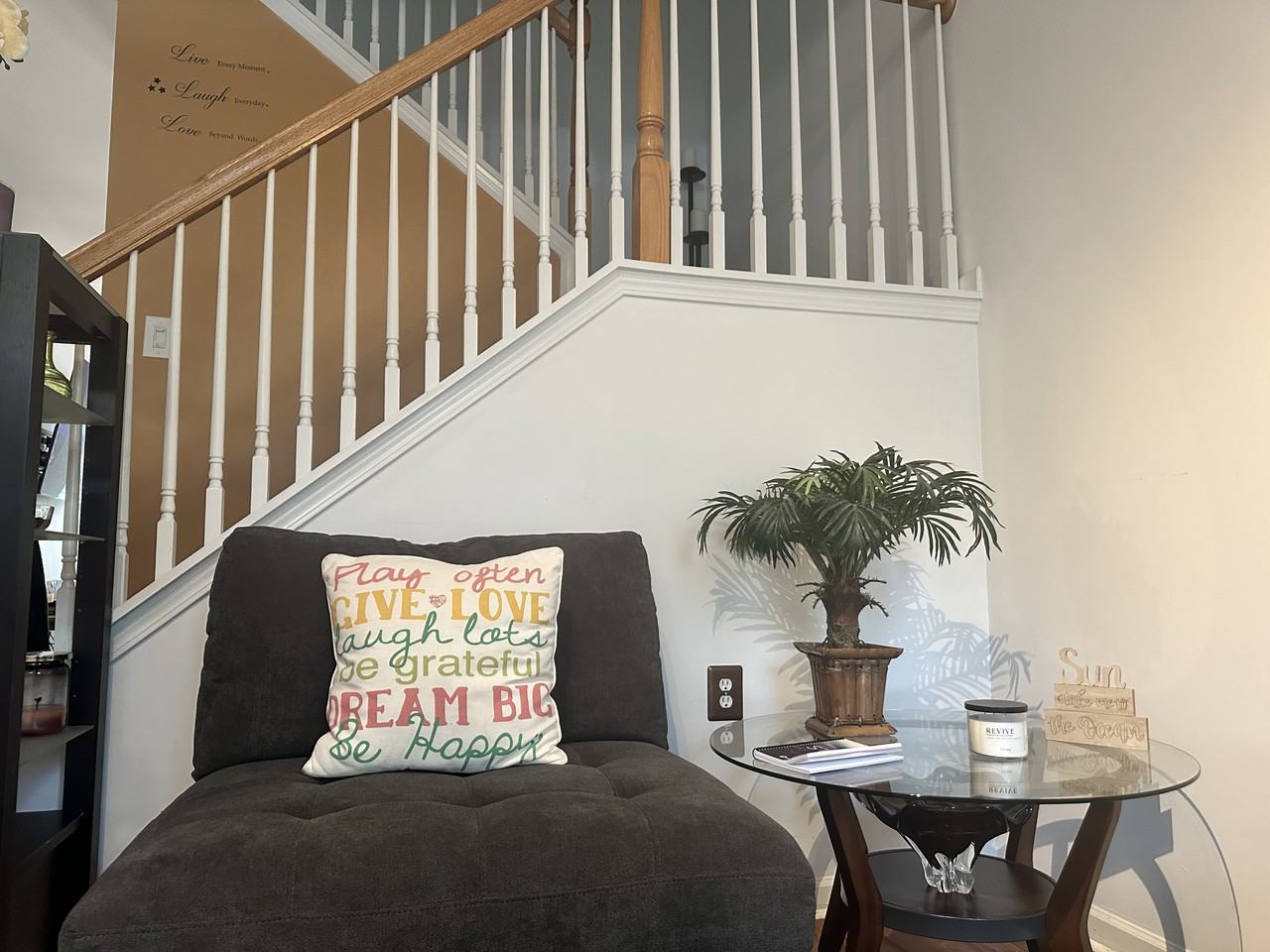 2490 Laurel Cir Nw #2490 - Photo 2 of 8