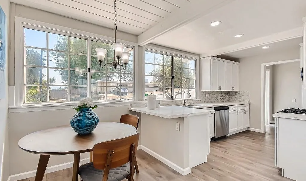 3146 S Bonita St #NA - Photo 2 of 10