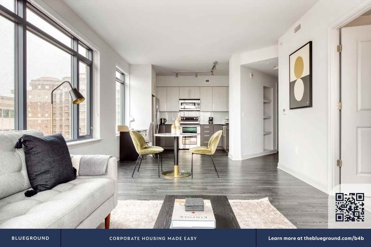 3601 Fairfax Drive - Photo 6 of 60
