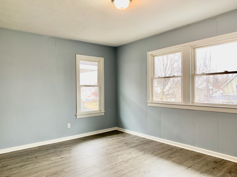 672 Strong Ave - Photo 3 of 5