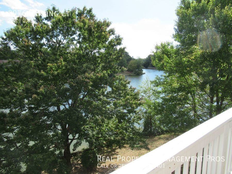 2976 Yarling Ct - Photo 3 of 35