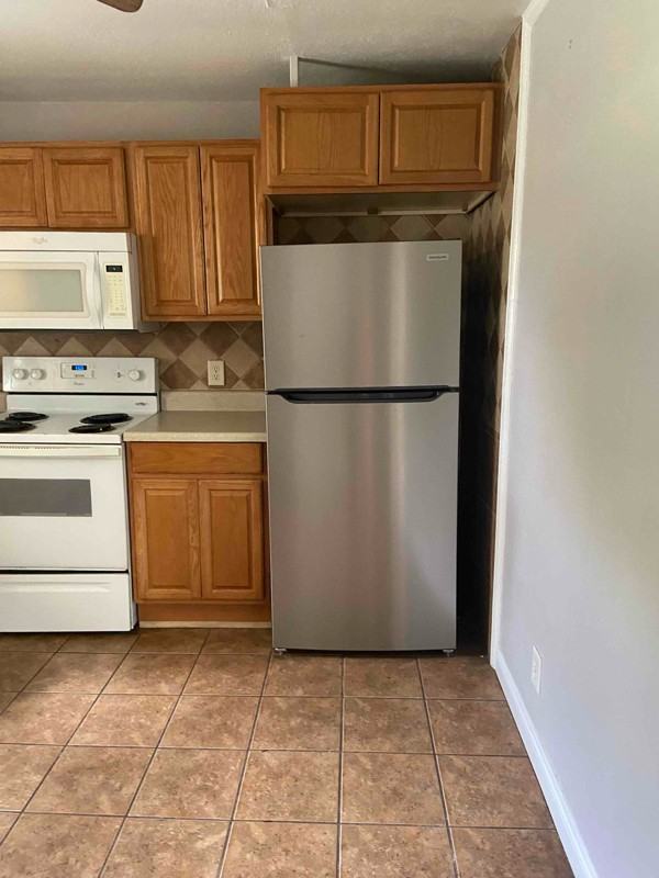 2447 Burns St - Photo 5 of 10