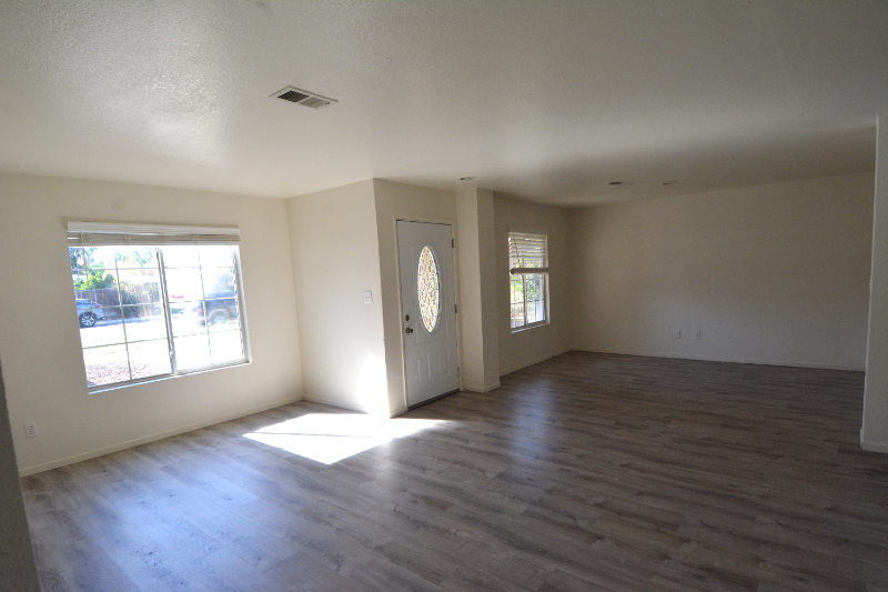 5514 Sierra Caves Ave - Photo 2 of 9