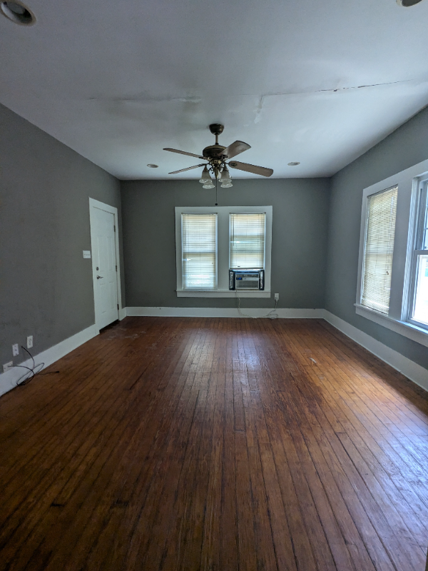 885 W Long St - Photo 2 of 9