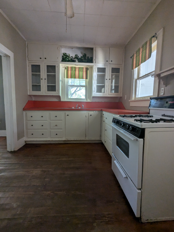 885 W Long St - Photo 5 of 9