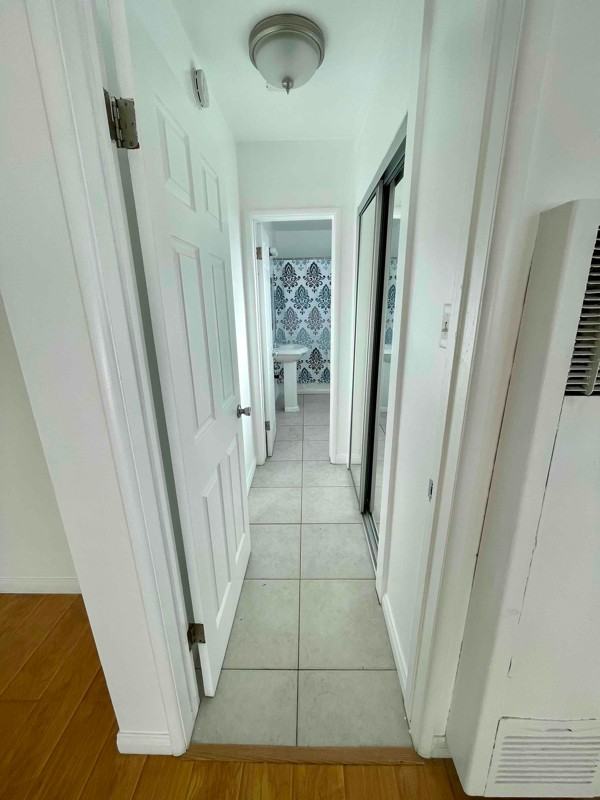 933 6th Street #10 - Photo 3 of 6