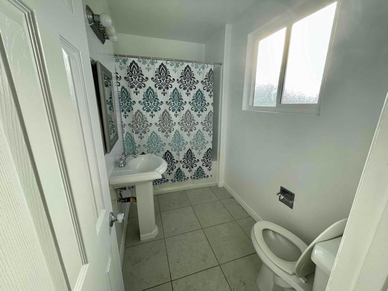 933 6th Street #10 - Photo 4 of 6