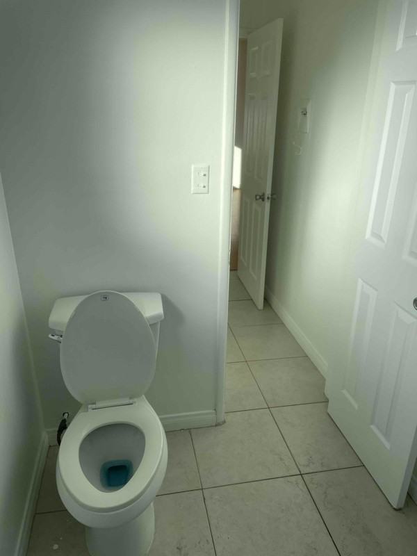 933 6th Street #10 - Photo 5 of 6