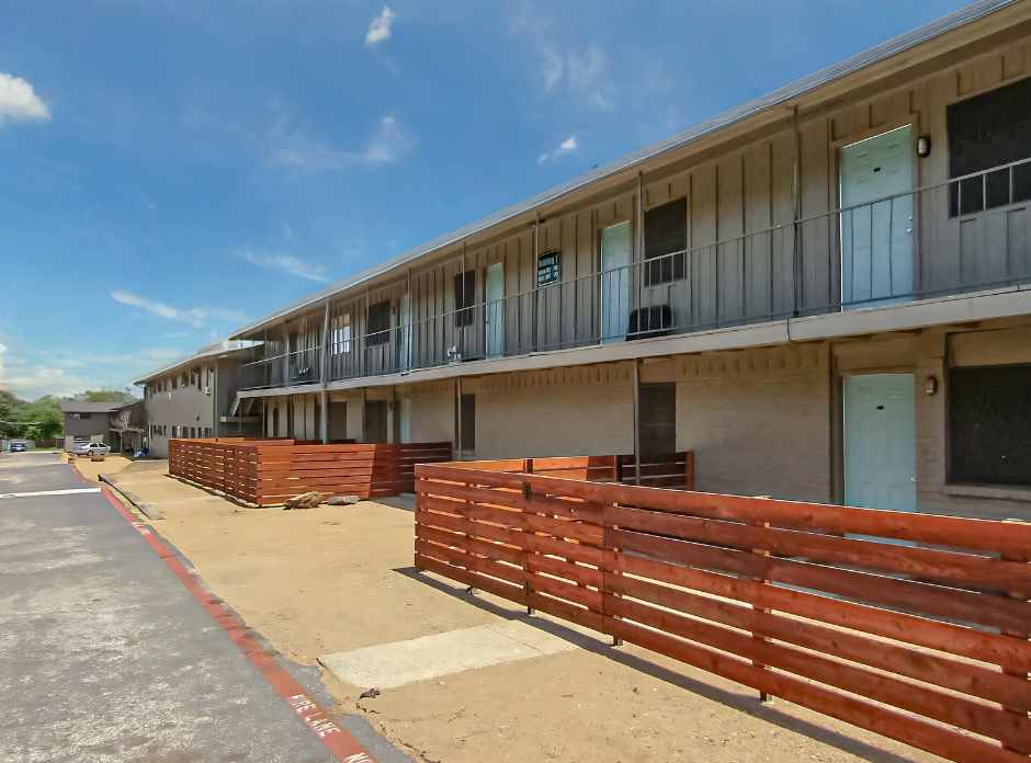 Casa De Loma - Photo 3 of 15