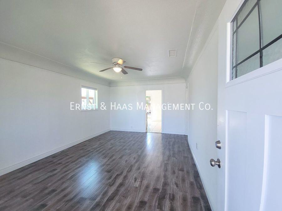 12 E 53rd St - Photo 2 of 17
