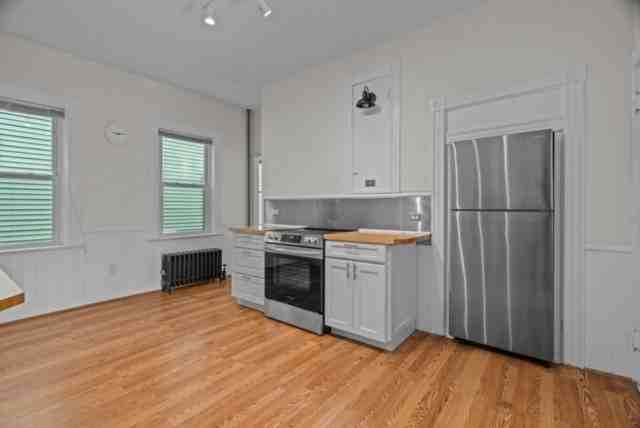 241-243 Pleasant Street - Photo 3 of 31