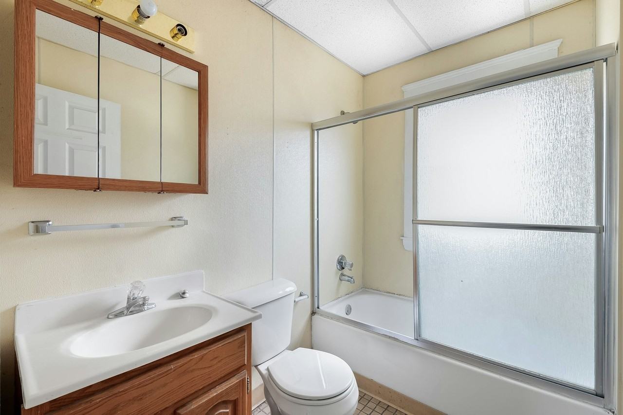 10516 Massie Avenue, Unit B - Photo 6 of 19