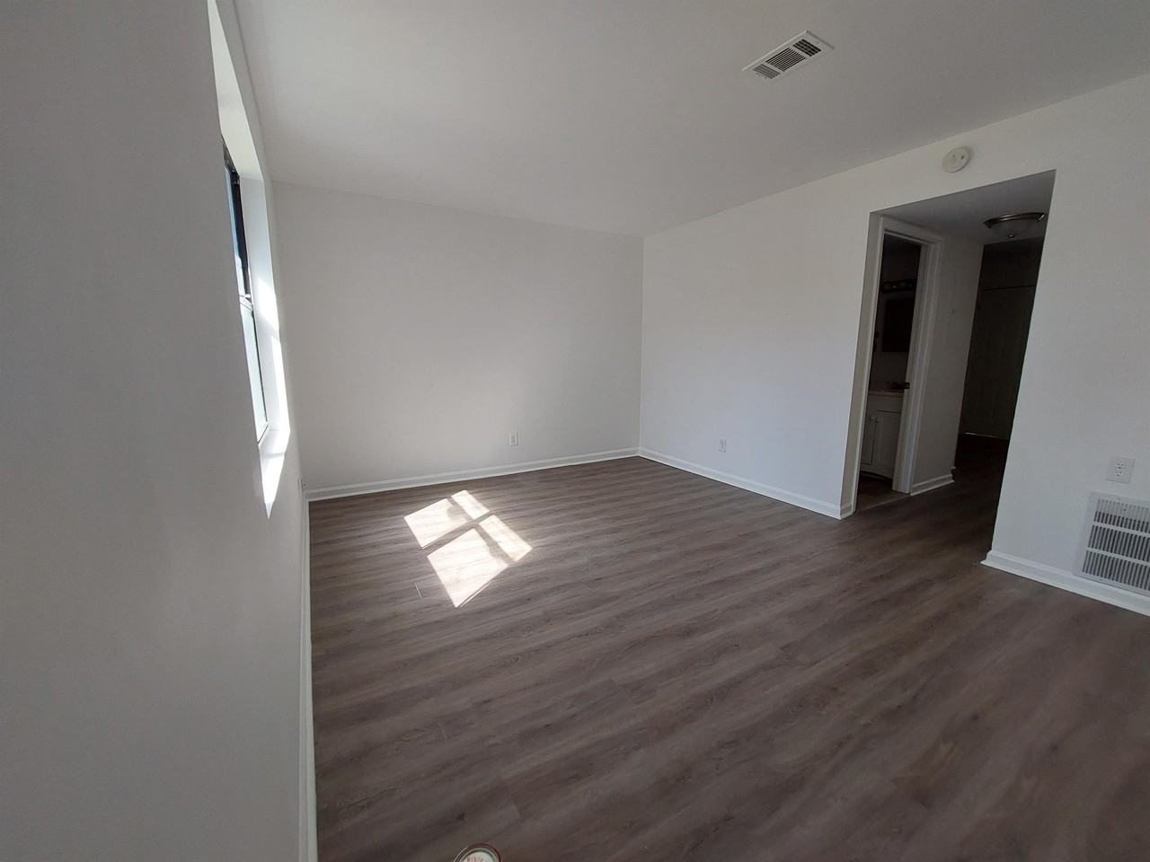 312 Atlanta Avenue Southeast - Photo 2 of 9