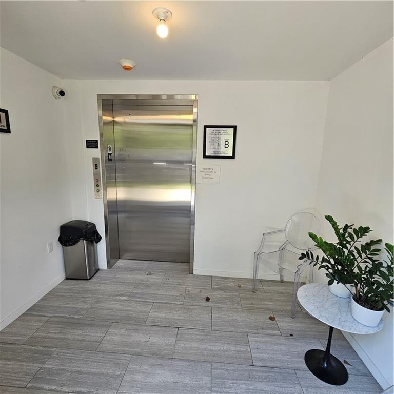 623 Avenue H - Photo 4 of 7