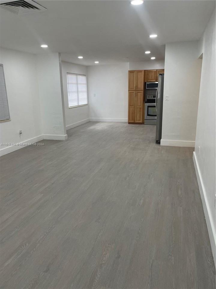 5921 Garfield St #1 - Photo 3 of 8