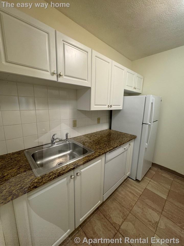 373 Highland Ave #320 - Photo 4 of 13