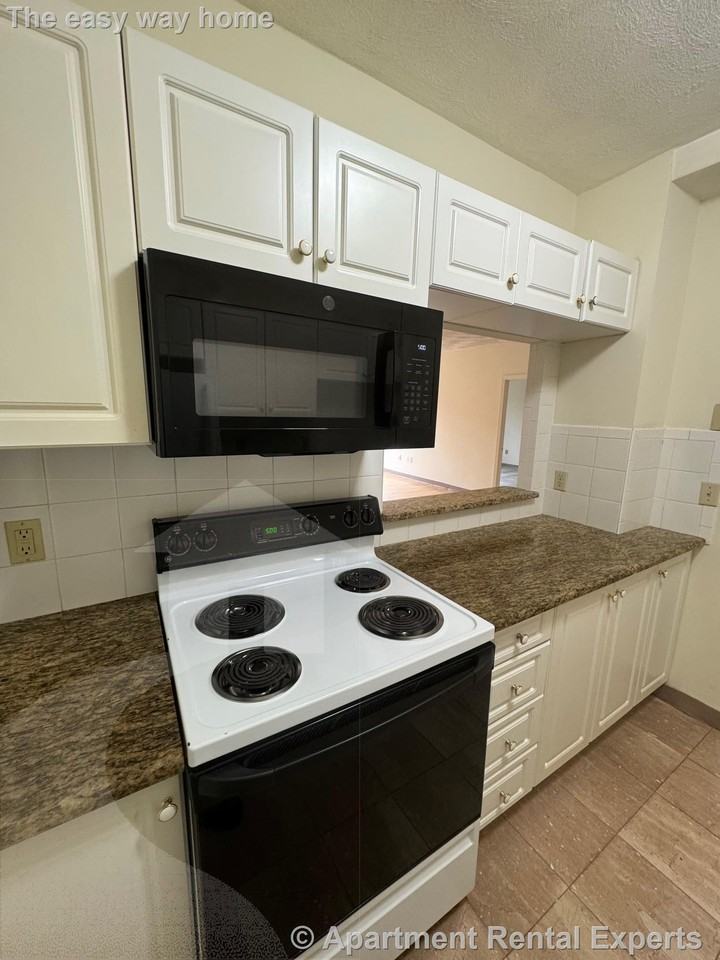 373 Highland Ave #320 - Photo 5 of 13