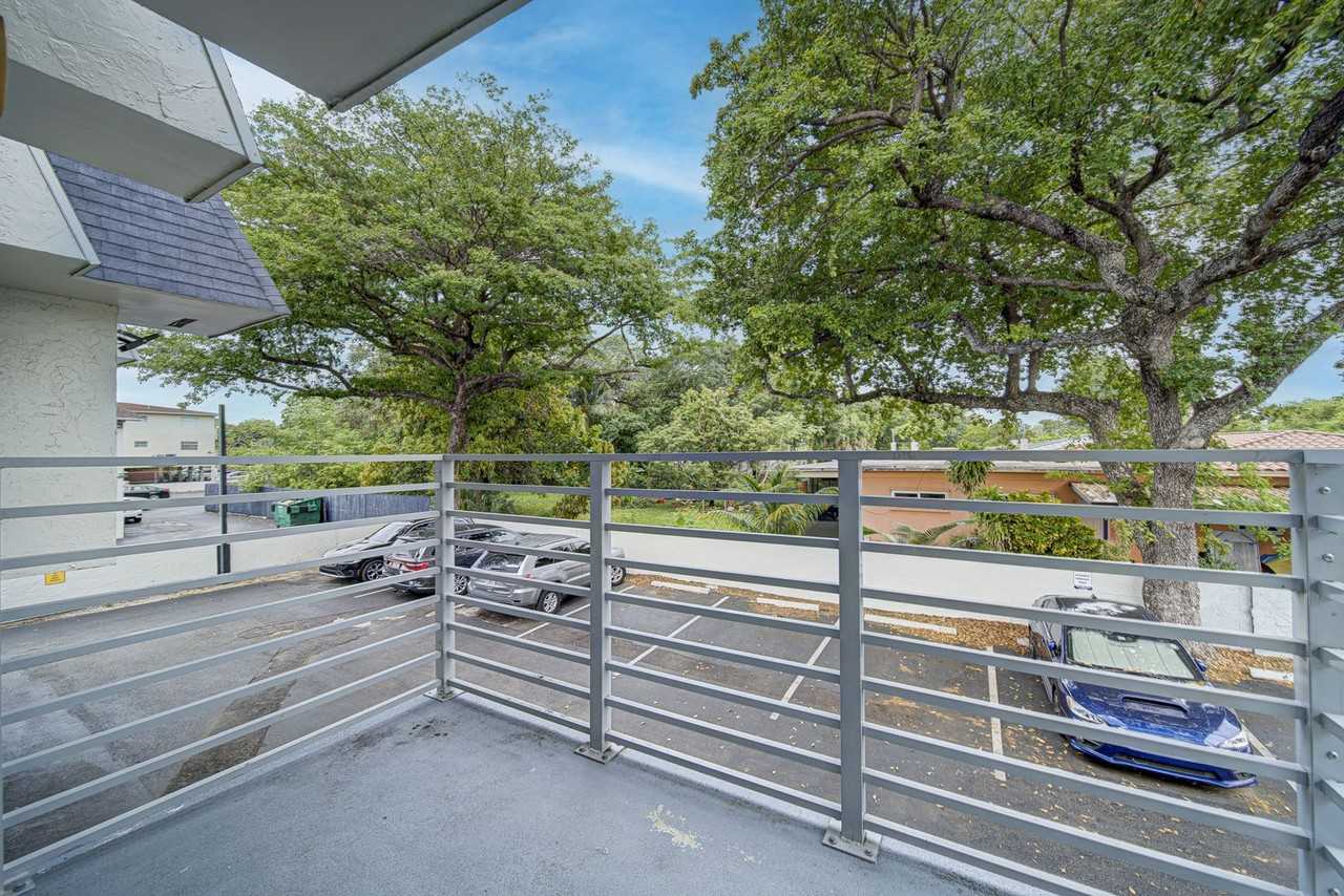 Prestige Loft - Photo 3 of 12