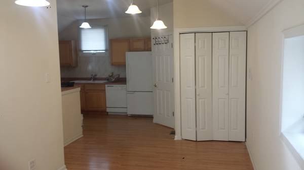 1066 North Hermitage Avenue