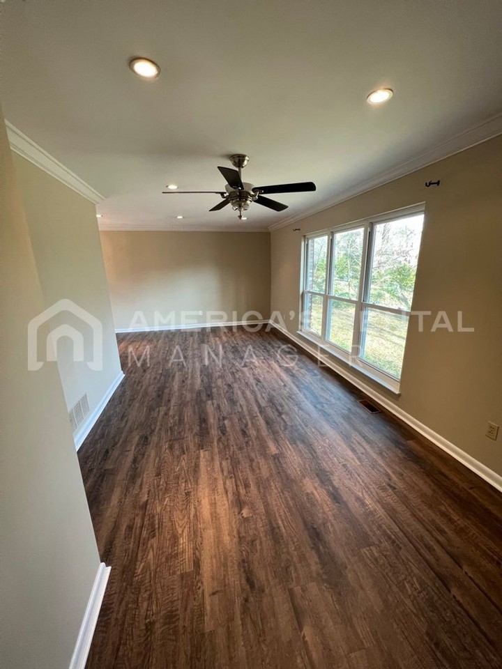 146 Cane Hedge Rd - Photo 4 of 37