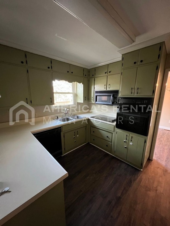 146 Cane Hedge Rd - Photo 7 of 37