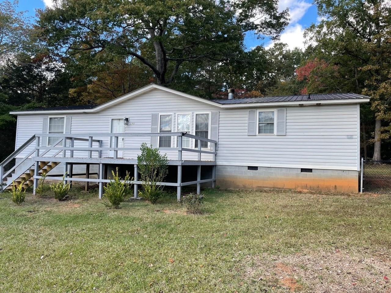 1753 Laughlin Rd - Photo 3 of 24