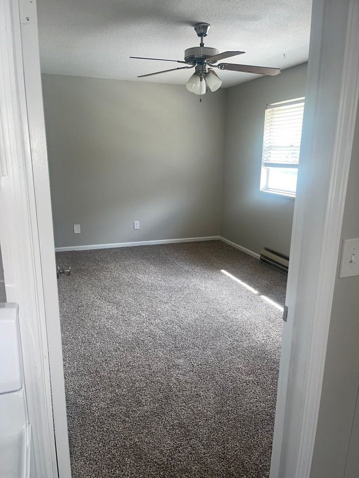 804 North Cedar Street - Photo 7 of 10