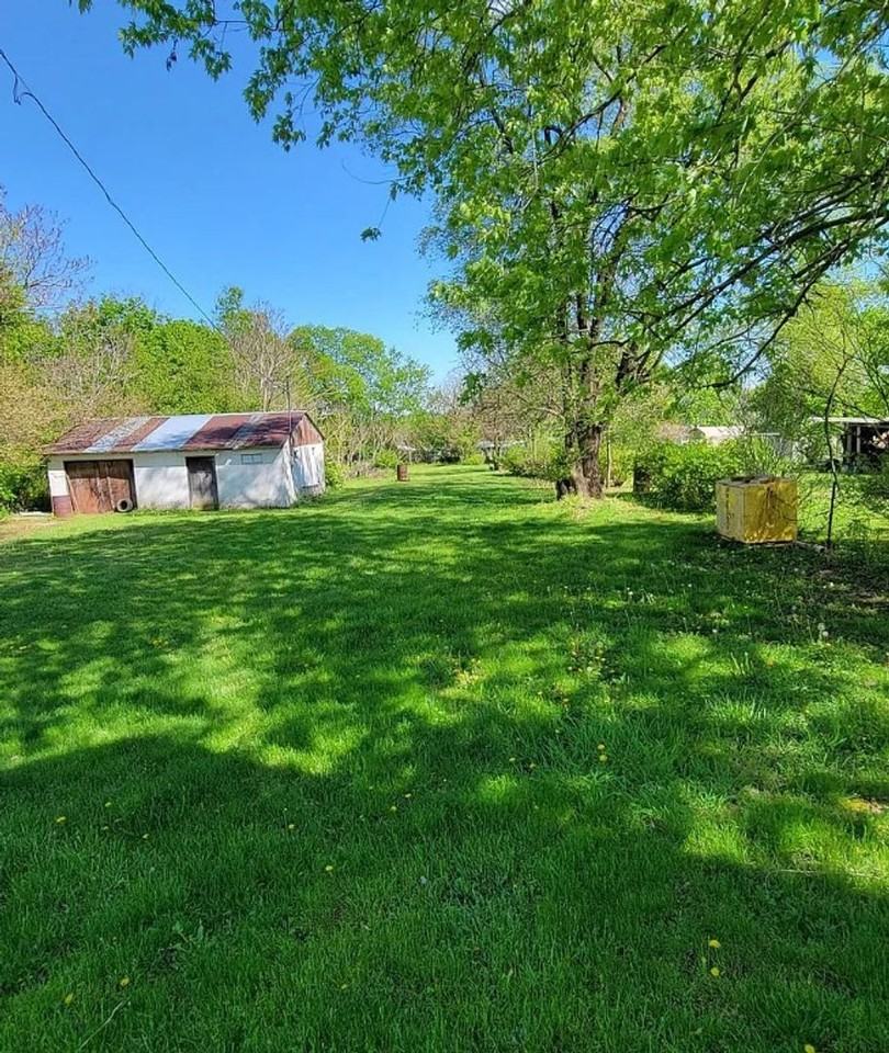 50 Diane Drive - Photo 2 of 7