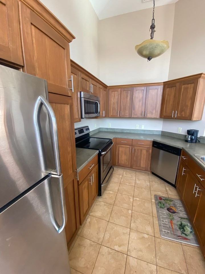 102 N Main St #A - Photo 3 of 7