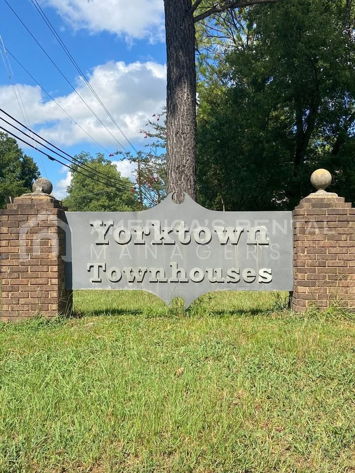 8612 Bryson Ln - Photo 3 of 19