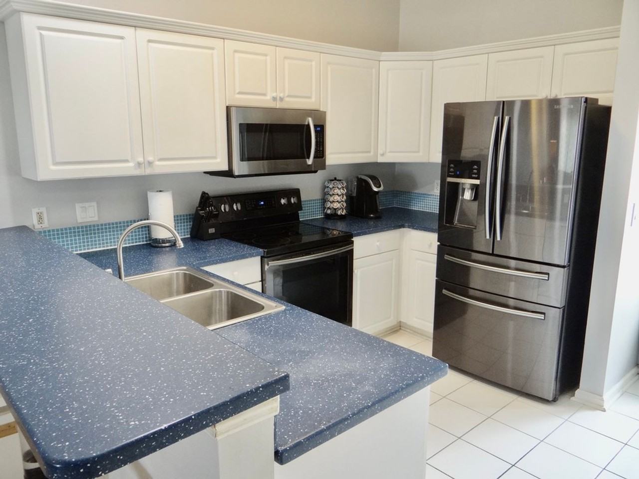 2020 2020 Crossgate Blvd - Photo 2 of 36