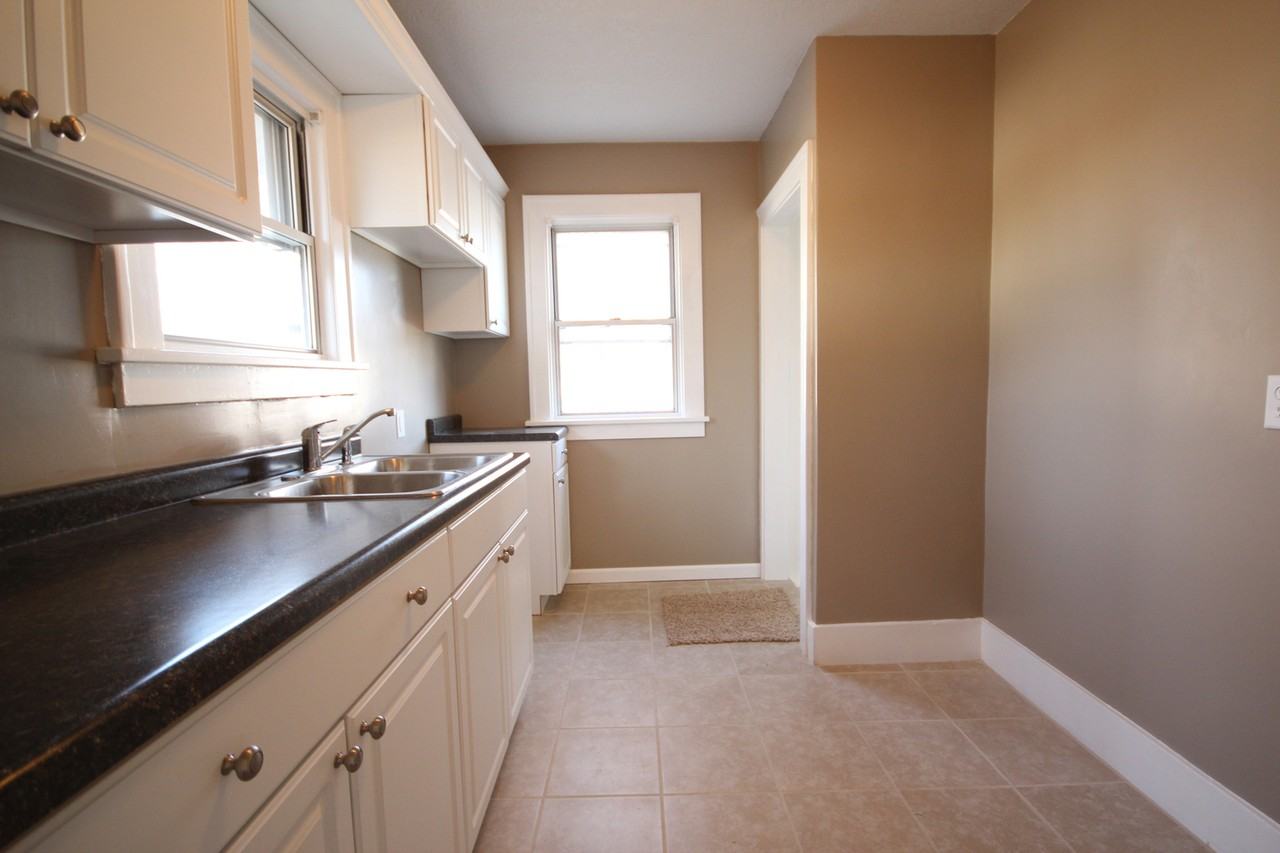 2301 38th St - Photo 3 of 20