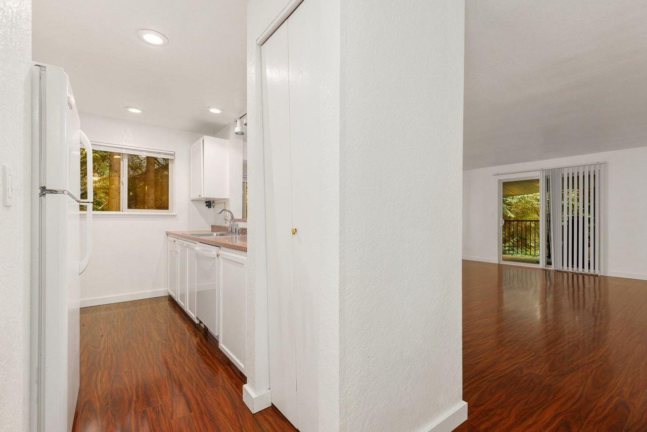 8002 145th Ave Ne - Photo 4 of 18