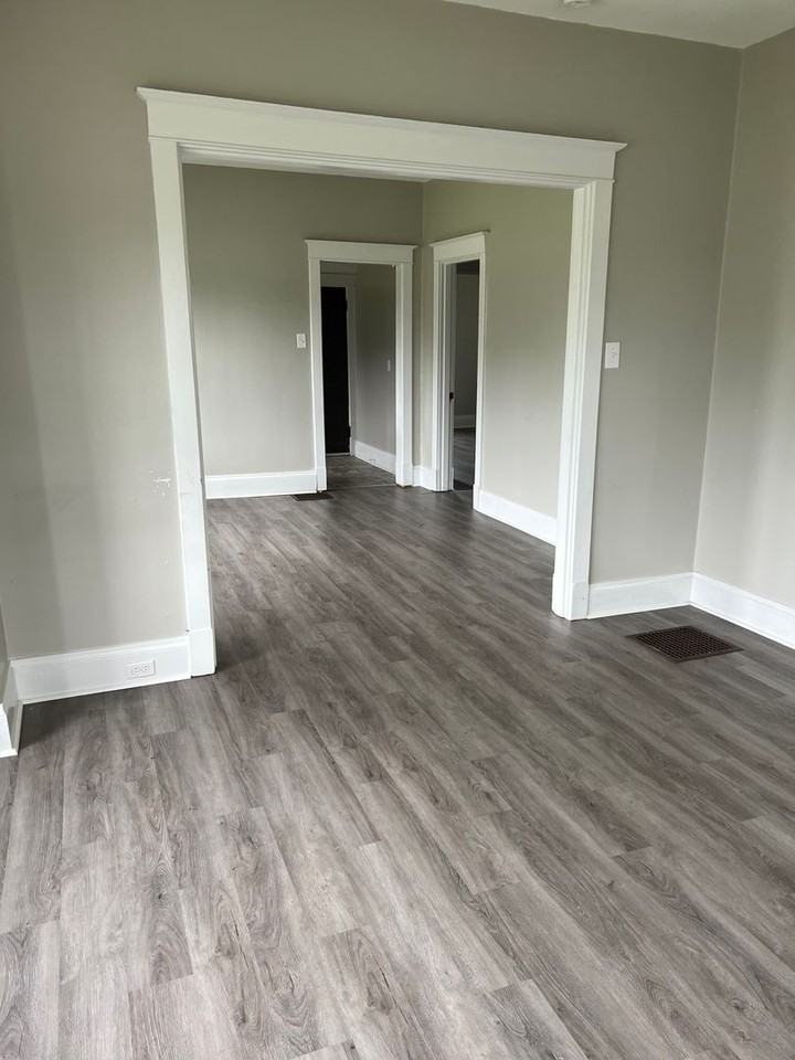 36 E Main St - Photo 3 of 16