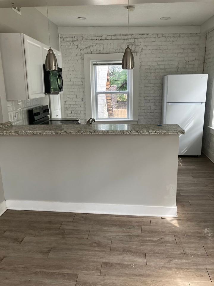 2721 Belleview Ave - Photo 3 of 24