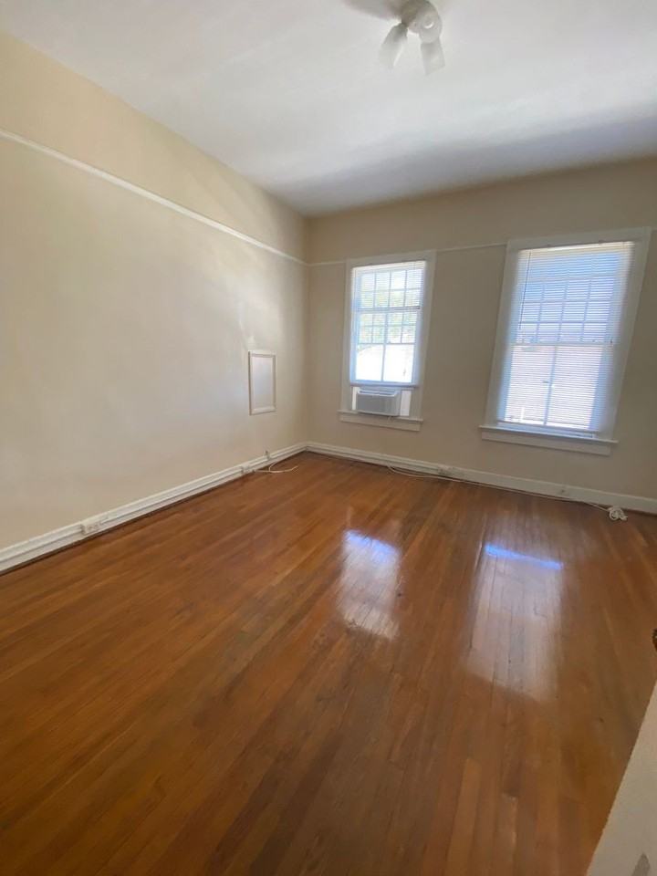 2201 Calhoun St #C - Photo 5 of 9