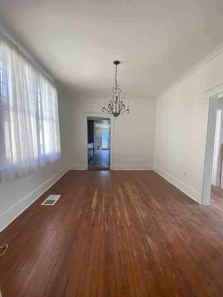 2627 Palmer Ave - Photo 3 of 10