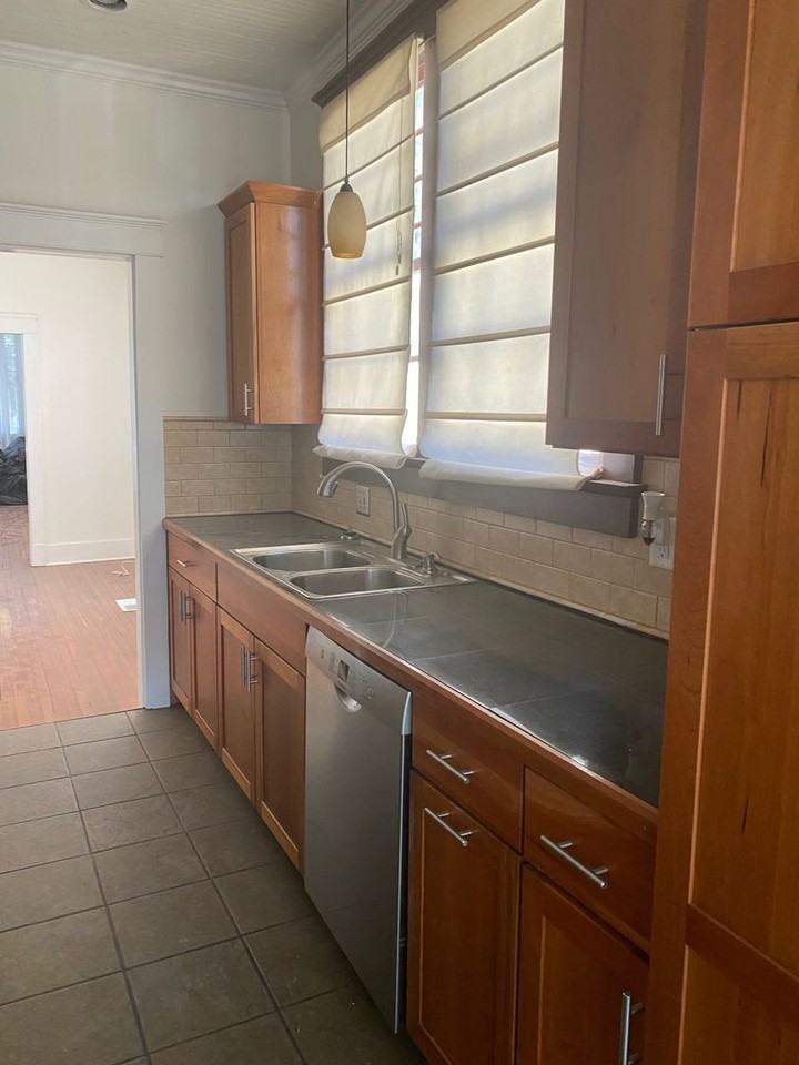 2627 Palmer Ave - Photo 5 of 10