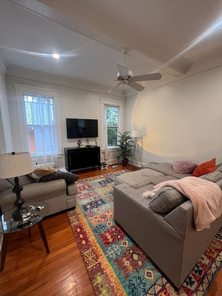 1726 Pine St - Photo 2 of 11