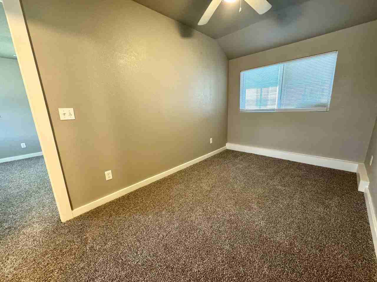 314 N Division St - Photo 4 of 10
