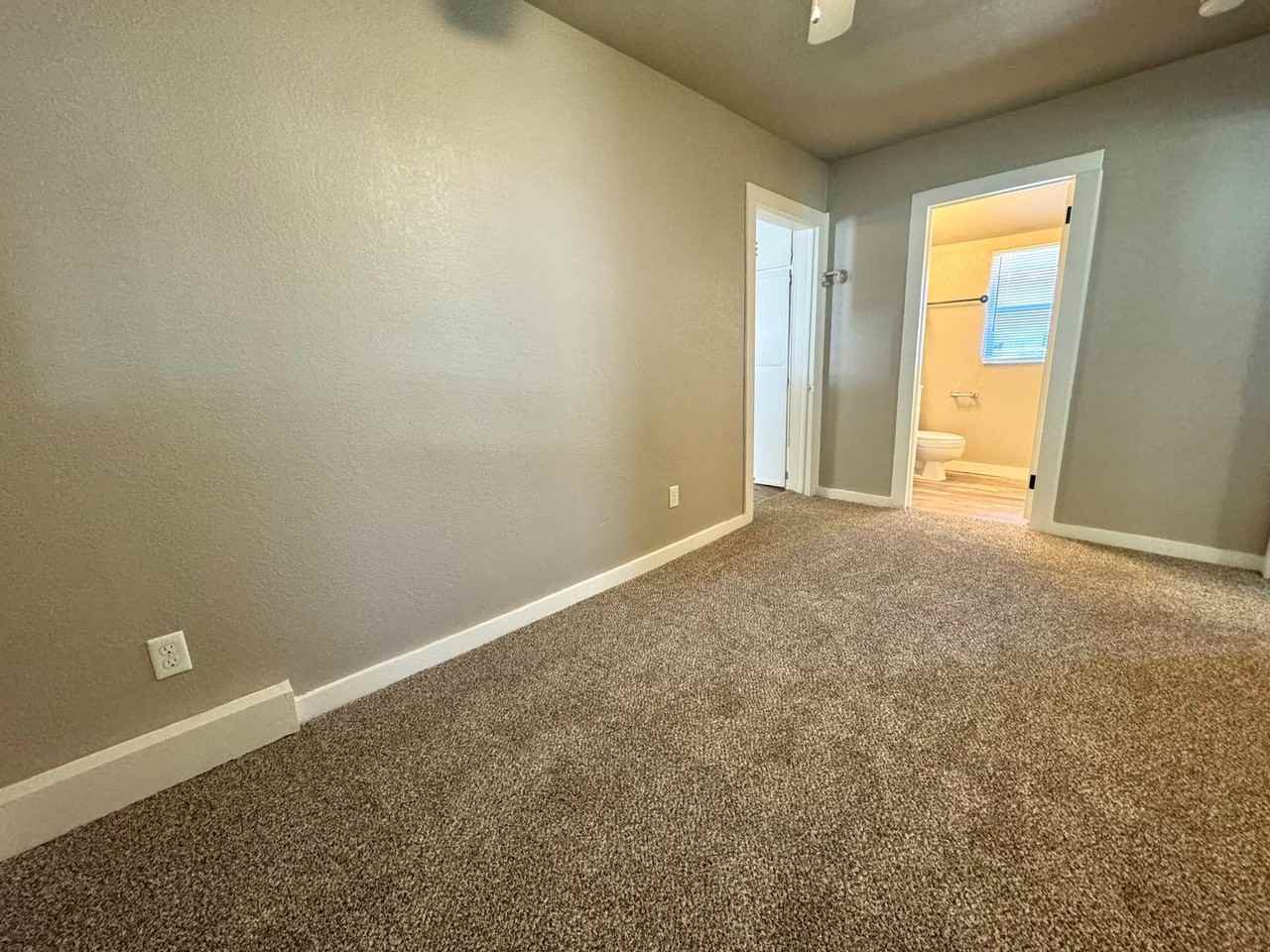 314 N Division St - Photo 5 of 10